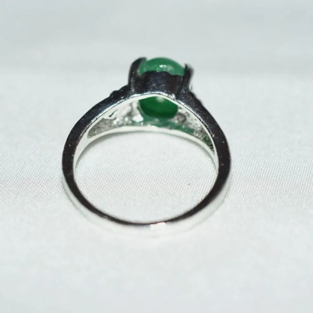 Classic Willow Green Oval Smooth Stone Inset Silver Tone Metal Size 10 Y2K Ring